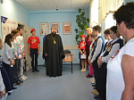 В Павловской школе‑интернате № 1 открыли «Парты Героев»: в памятном мероприятии принял участие протоиерей Евгений Бей