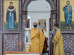 Епископ Россошанский и Острогожский Дионисий совершил Божественную литургию в Воскресенском соборе Белогорского епархиального мужского монастыря