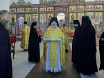 В Неделю 19-ю по Пятидесятнице епископ Дионисий совершил Божественную литургию в Воскресенском соборе Белогорского мужского монастыря