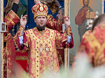 Епископ Дионисий возглавил Божественную литургию на территории Верхнемамонского казачьего кадетского корпуса с. Гороховка и совершил закладку камня в основание храма