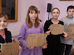 Маленькие прихожане поговорили о духовной литературе и испекли жаворонков