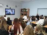 Священник провел профилактическую беседу со старшеклассниками в Александровской СОШ