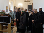 В среду четвертой седмицы Великого поста Преосвященнейший епископ Дионисий совершил Литургию Преждеосвященных Даров в храме Богоявления Господня села Сухой Донец