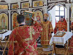 Преосвященнейший епископ Дионисий совершил Божественную литургию в Георгиевском храме села Манино Калачеевского района
