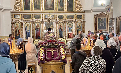  В Богучарском благочинии торжественно встретили праздник Воздвижения Креста Господня