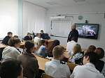 Священник провел профилактическую беседу со старшеклассниками в Александровской СОШ