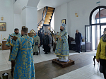 В праздник Похвалы Богородицы Архипастырь совершил Божественную литургию в Воскресенском соборе Белогорского мужского монастыря
