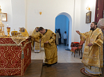 Епископ Дионисий совершил воскресное богослужение в Воскресенском соборном храме Белогорского мужского монастыря