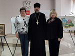 В р.п. Кантемировка Богучарского благочиния священник посетил открытие выставки местных художников