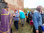 В селе Верхние Марки совершен молебен у стен Крестовоздвиженского храма