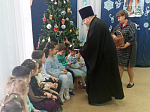 Настоятель Свято-Митрофановского храма села Верхний Мамон поздравил воспитанников местного детского сада с Рождеством Христовым