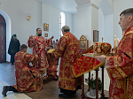 В день Радоницы Преосвященнейший епископ Дионисий совершил Литургию в Воскресенском соборе Белогорского епархиального мужского монастыря