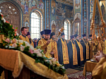 Епископ Россошанский и Острогожский Дионисий сослужил главе Воронежской митрополии за всенощным бдением в канун праздника Собора Воронежских святых