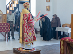 В день Радоницы Преосвященнейший епископ Дионисий совершил Литургию в Воскресенском соборе Белогорского епархиального мужского монастыря