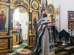 Духовенством Каменского благочиния соборно совершена Литургия Преждеосвященных Даров в храме прп. Сергия Радонежского пгт. Подгоренский