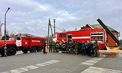 Клирик Россошанского благочиния освятил пожарную технику в пожарно-спасательной части № 76 с. Новая Калитва