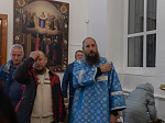 В преддверии престольного праздника Архипастырь совершил всенощное бдение в Покровском храме с. Шапошниковка Ольховатского района