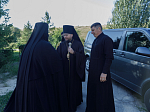 Епископ Россошанский и Острогожский Дионисий возглавил воскресное богослужение в Спасском Костомаровском женском монастыре