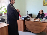 Священнослужитель поздравил участников Россошанского общества слепых с Днем пожилого человека