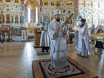 В Троицкую родительскую субботу епископ Россошанский и Острогожский Дионисий совершил Божественную литургию в Ильинском кафедральном соборе г. Россошь