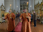 Правящий Архиерей возглавил служение Божественной литургии в храме святых апостолов Петра и Павла районного центра Репьевка