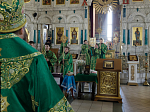 Епископ Россошанский и Острогожский Дионисий возглавил служение Божественной литургии в Свято-Ильинском кафедральном соборе города Россоши