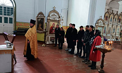 В Петропавловском храме с. Репьевка состоялась встреча с призывниками