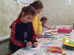 Воспитанники Воскресной школы Казанского храма сделали открытки для участников СВО