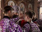 Преосвященнейший епископ Андрей возглавил богослужение в Павловске и посетил конференцию в местном педагогическом колледже
