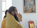 Епископ Россошанский и Острогожский Дионисий совершил Божественную литургию в Воскресенском соборе Белогорского епархиального мужского монастыря