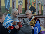 В праздник Похвалы Богородицы Архипастырь совершил Божественную литургию в Воскресенском соборе Белогорского мужского монастыря