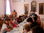 Маленькие прихожане поговорили о духовной литературе и испекли жаворонков
