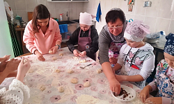 В Духовно-просветительском центре Тихона Задонского города Острогожска прошел мастер-класс по изготовлению жаворонков