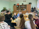 Настоятель храма святого благоверного князя Александра Невского провел беседу с учащимися Митрофановской школы