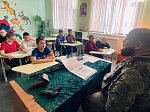 В «Школе выживания» города Россоши провели очередное занятие по сборке и разборке автомата и пистолета