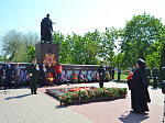 Благочинный принял участие в праздничных мероприятиях, посвященных годовщине Великой Победы