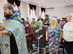 В госпитале города Павловска священнослужитель совершил молебен перед честными мощами священномученика Петра (Зверева),архиепископа Воронежского