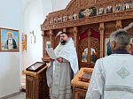 В храме Святой Живоначальной Троицы села Новомеловатка молитвенно отметили праздник Сретения Господня