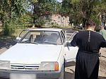 Благочинный Калачеевского церковного округа поддержал волонтеров Пригородного сельского поселения