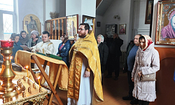 В Троицком храме п.г.т. Подгоренский настоятель совершил молебен о участниках дорожного движения и панихиду о погибших в ДТП