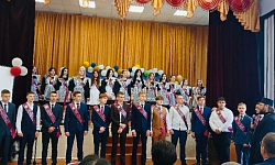Последний звонок в Воробьевской средней общеобразовательной школе: начало и конец школьной истории соединились в одном дне