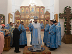 В преддверии престольного праздника Архипастырь совершил всенощное бдение в Покровском храме с. Шапошниковка Ольховатского района
