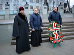 Духовенство благочиния приняло участие в митинге на Центральной братской могиле в г. Россошь