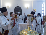 Преосвященнейший епископ Дионисий возглавил служение Божественной литургии в Воскресенском соборе Белогорского мужского монастыря