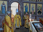Архипастырь совершил воскресное богослужение в Воскресенском соборном храме Белогорского мужского монастыря