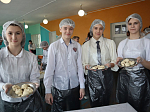 В Острогожске состоялась итоговая межмуниципальная дискуссия среди воспитанников воскресных и образовательных школ Россошанской епархии на тему «Что значит жить по Евангелию. Осмысление подвигов новомучеников и исповедников Церкви Русской». 