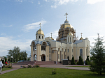 В Троицкую родительскую субботу епископ Россошанский и Острогожский Дионисий совершил Божественную литургию в Ильинском кафедральном соборе г. Россошь