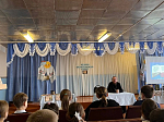 В Нижнемамонской школе прошла духовная встреча ко Дню православной книги с участием настоятеля местного храма иерея Василия Яковлева