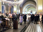 В Свято-Троицком храме поселка Кантемировка торжественно встретили Рождество Христово