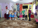 Благочинный поздравил с светлым праздником Пасхи воспитанников социально-реабилитационного центра